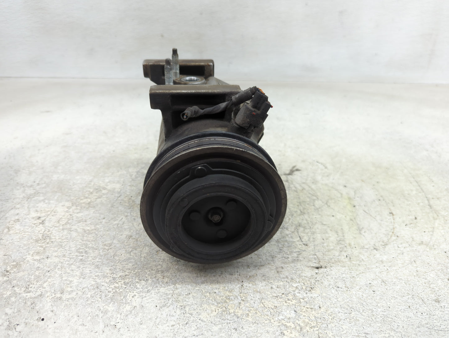2011-2013 Chrysler 300 Air Conditioning A/c Ac Compressor Oem - Oemusedautoparts1.com