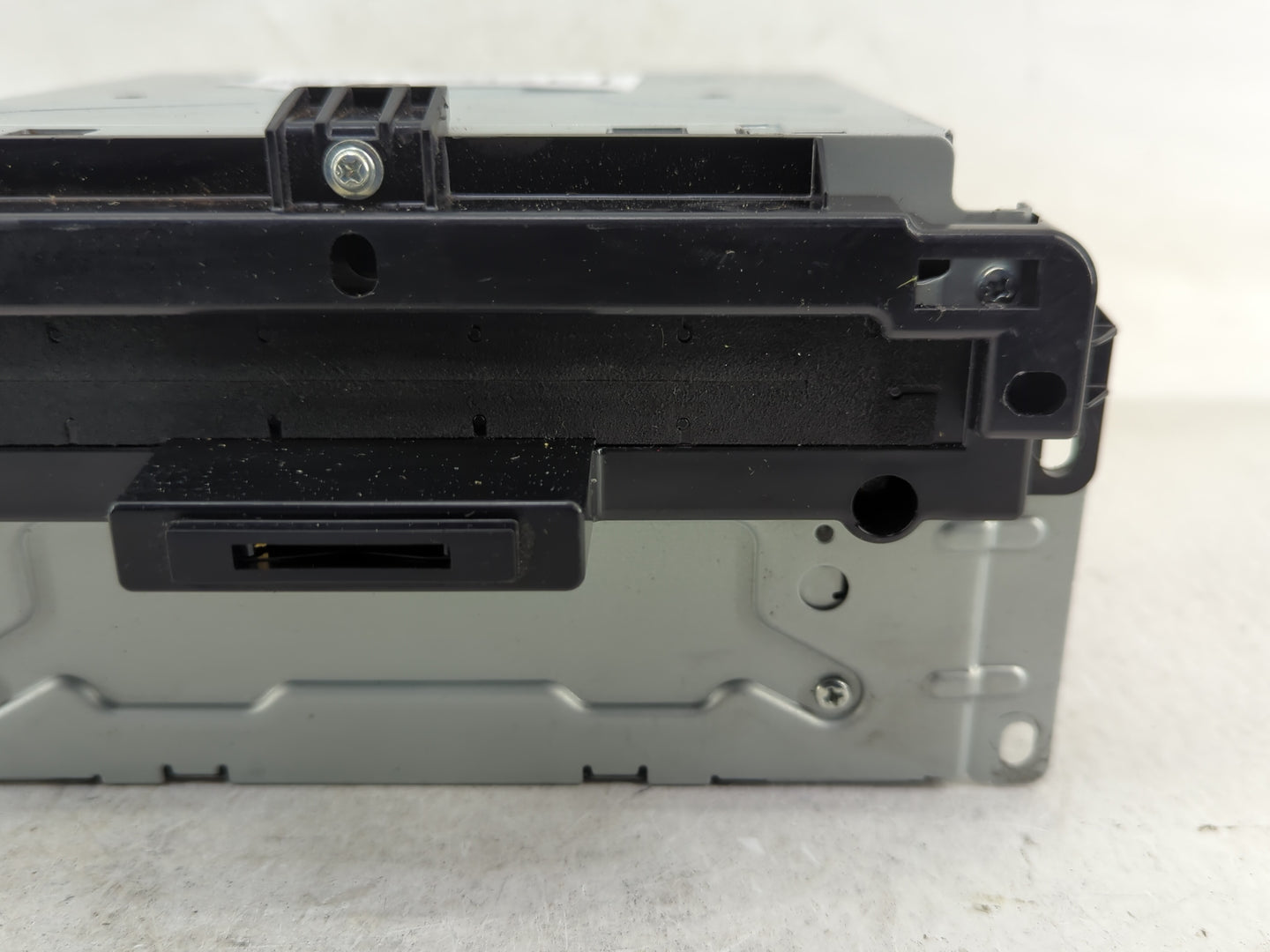 2013 Chrysler 300 Radio AM FM Cd Player Receiver Replacement P/N:P05091366AF Fits Fits 2014 OEM Used Auto Parts - Oemusedaut