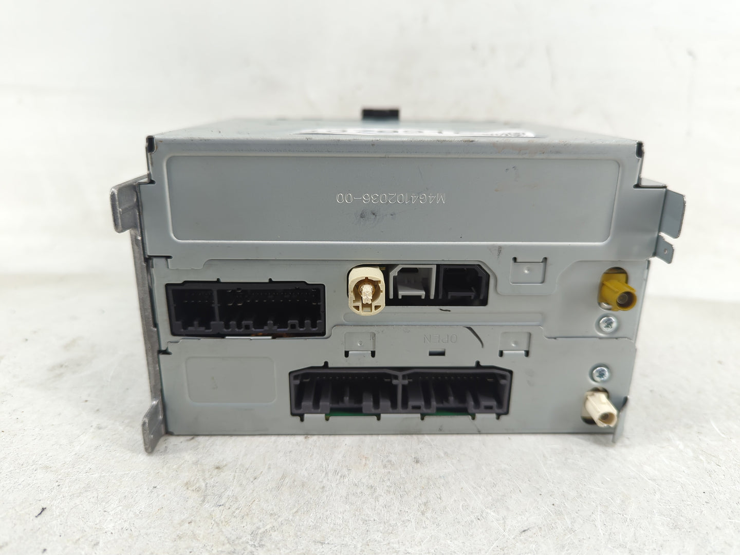 2013 Chrysler 300 Radio AM FM Cd Player Receiver Replacement P/N:P05091366AF Fits Fits 2014 OEM Used Auto Parts - Oemusedaut