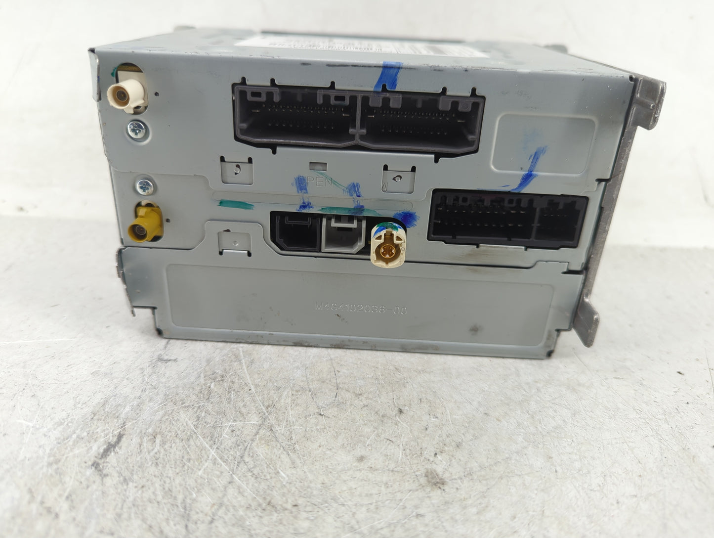 2013 Chrysler 300 Radio AM FM Cd Player Receiver Replacement P/N:05091366AF Fits OEM Used Auto Parts - Oemusedautoparts1.com