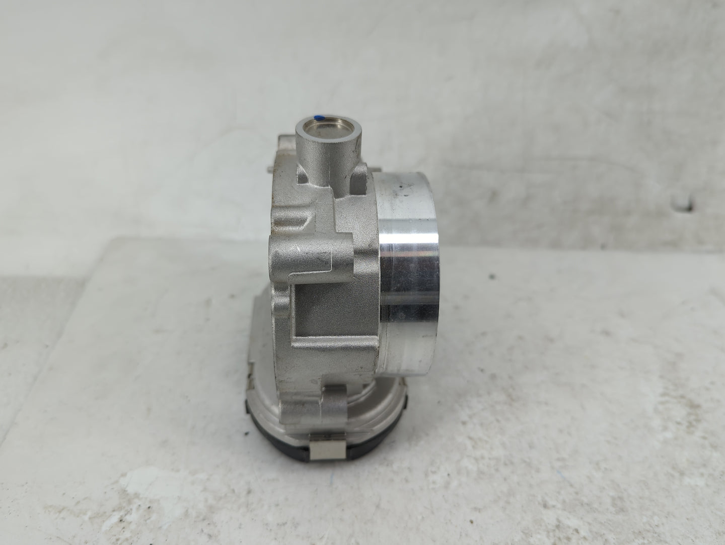 2011-2022 Chrysler 300 Throttle Body Fits Fits 2011 2012 2013 2014 2015 2016 2017 2018 2019 2020 2021 2022 OEM Used Auto Par