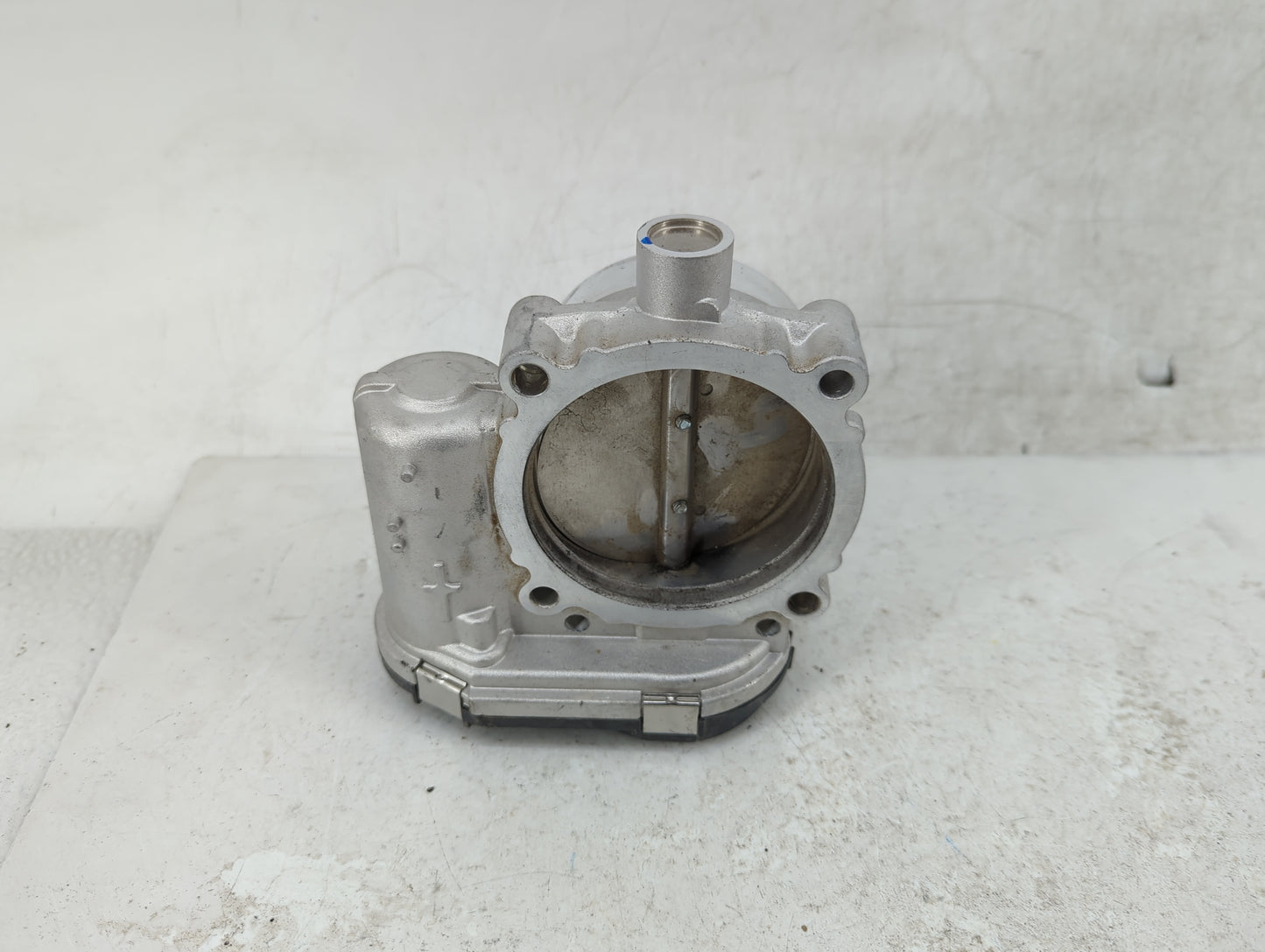 2011-2022 Chrysler 300 Throttle Body Fits Fits 2011 2012 2013 2014 2015 2016 2017 2018 2019 2020 2021 2022 OEM Used Auto Par