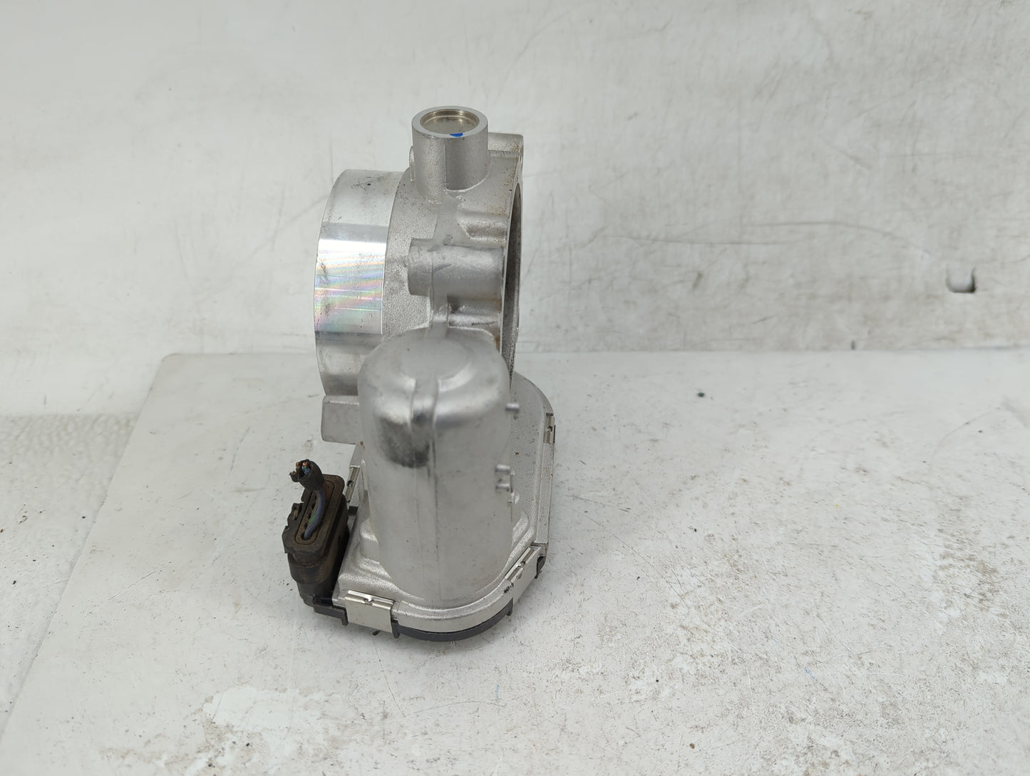 2011-2022 Chrysler 300 Throttle Body Fits Fits 2011 2012 2013 2014 2015 2016 2017 2018 2019 2020 2021 2022 OEM Used Auto Par
