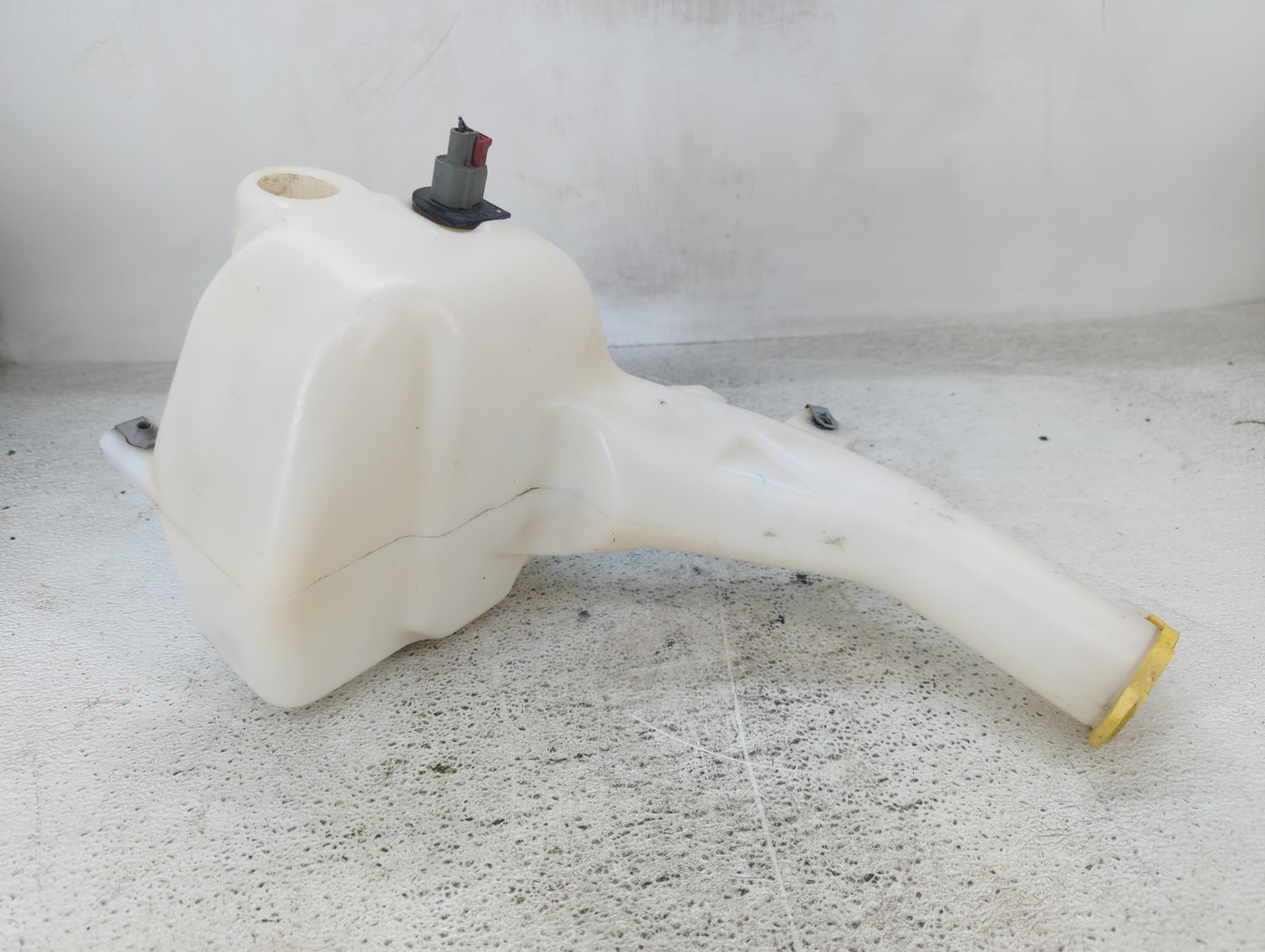 2011-2022 Chrysler 300 Windshield Washer Fluid Reservoir Bottle Oem - Oemusedautoparts1.com