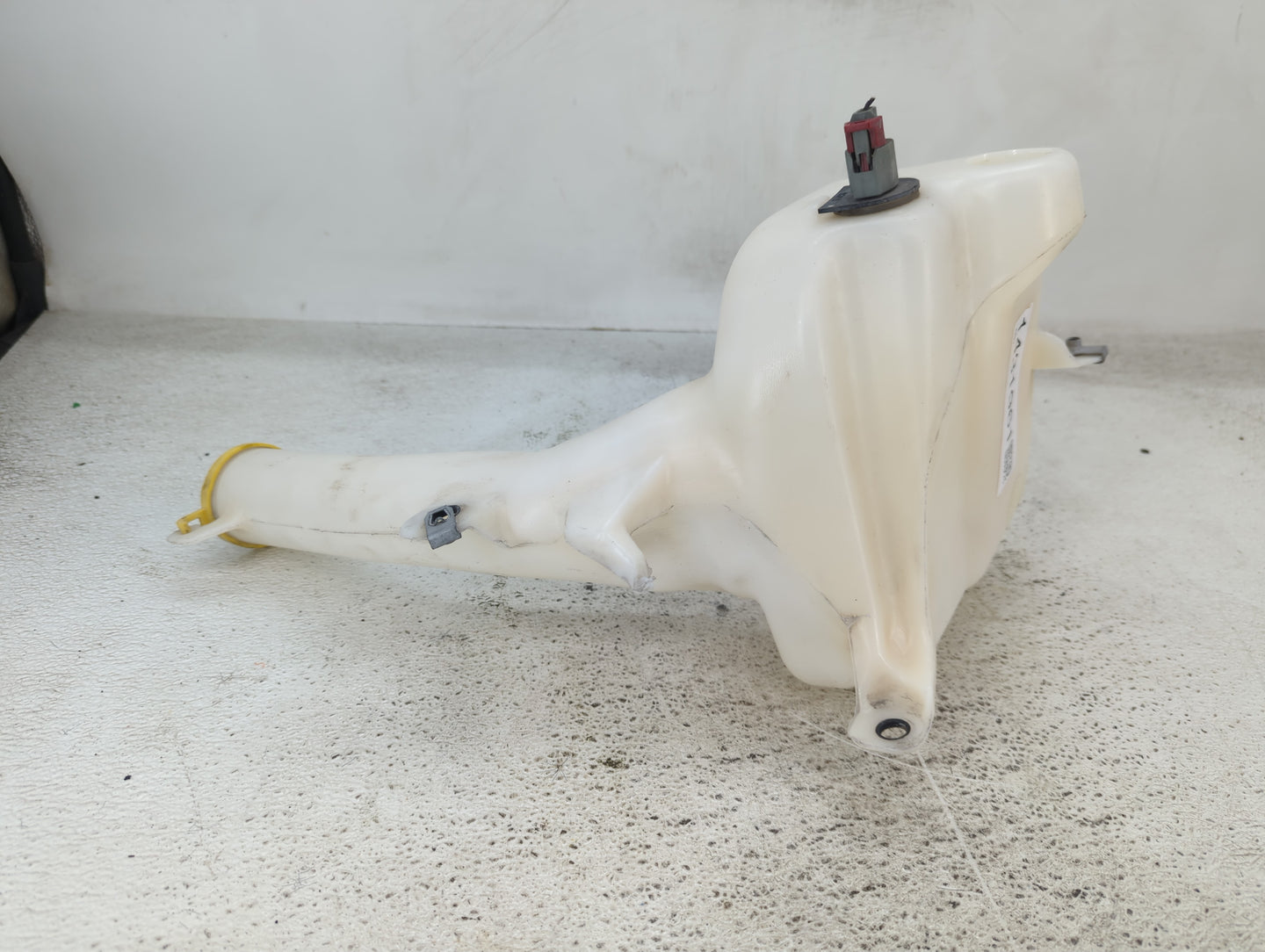 2011-2022 Chrysler 300 Windshield Washer Fluid Reservoir Bottle Oem - Oemusedautoparts1.com