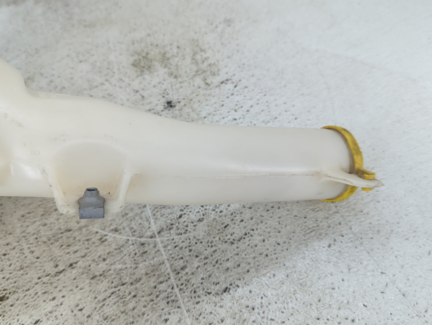 2011-2022 Chrysler 300 Windshield Washer Fluid Reservoir Bottle Oem - Oemusedautoparts1.com