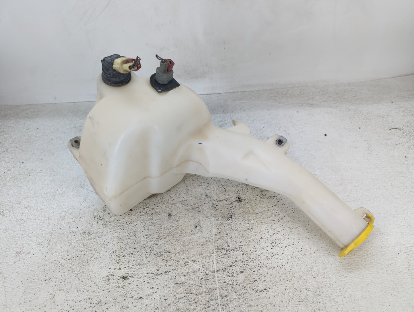 2011-2022 Chrysler 300 Windshield Washer Fluid Reservoir Bottle Oem - Oemusedautoparts1.com