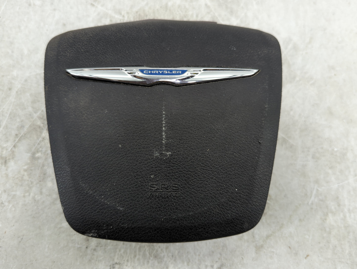 2013 Chrysler 300 Air Bag Driver Left Steering Wheel Mounted P/N:UDVC7030164 BAM-PT1-1722 Fits OEM Used Auto Parts - Oemused