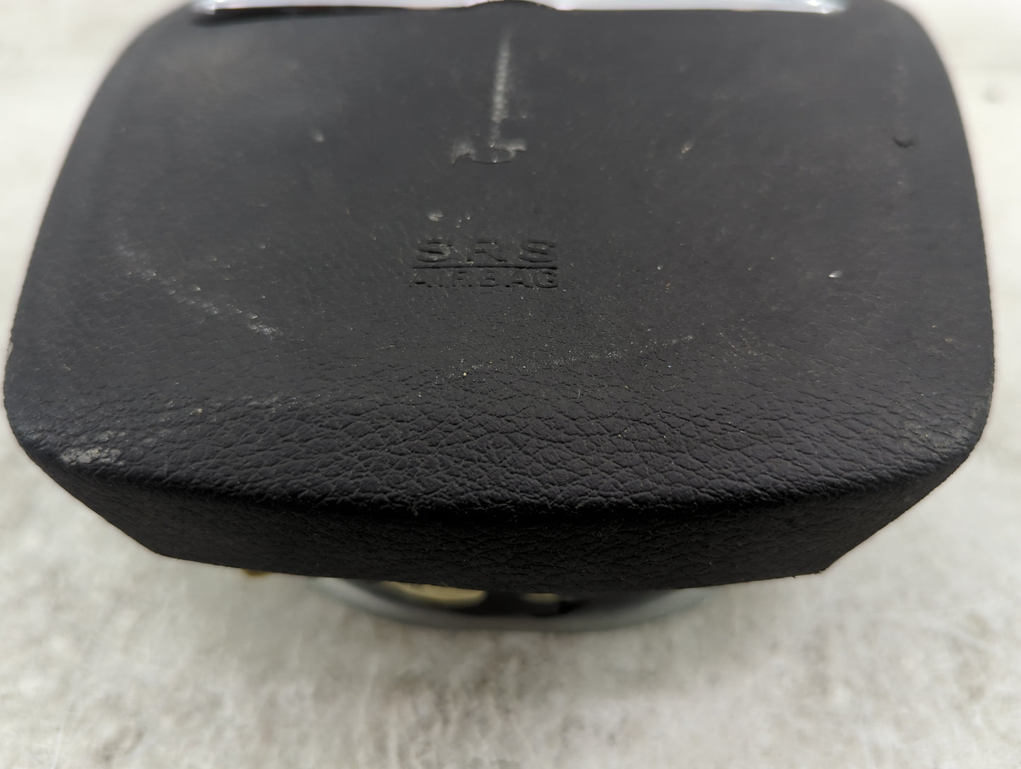 2013 Chrysler 300 Air Bag Driver Left Steering Wheel Mounted P/N:UDVC7030164 BAM-PT1-1722 Fits OEM Used Auto Parts - Oemused