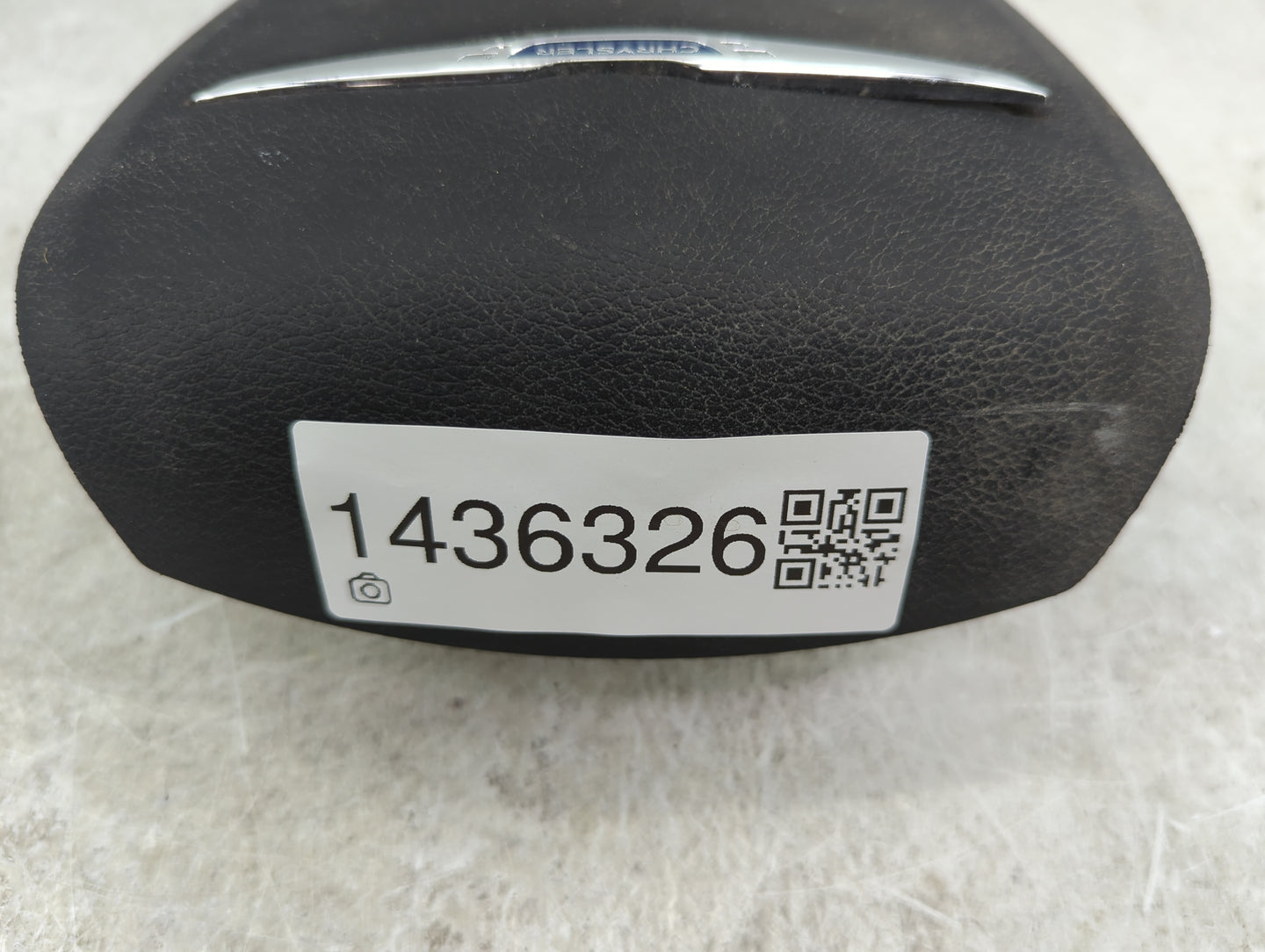 2013 Chrysler 300 Air Bag Driver Left Steering Wheel Mounted P/N:UDVC7030164 BAM-PT1-1722 Fits OEM Used Auto Parts - Oemused