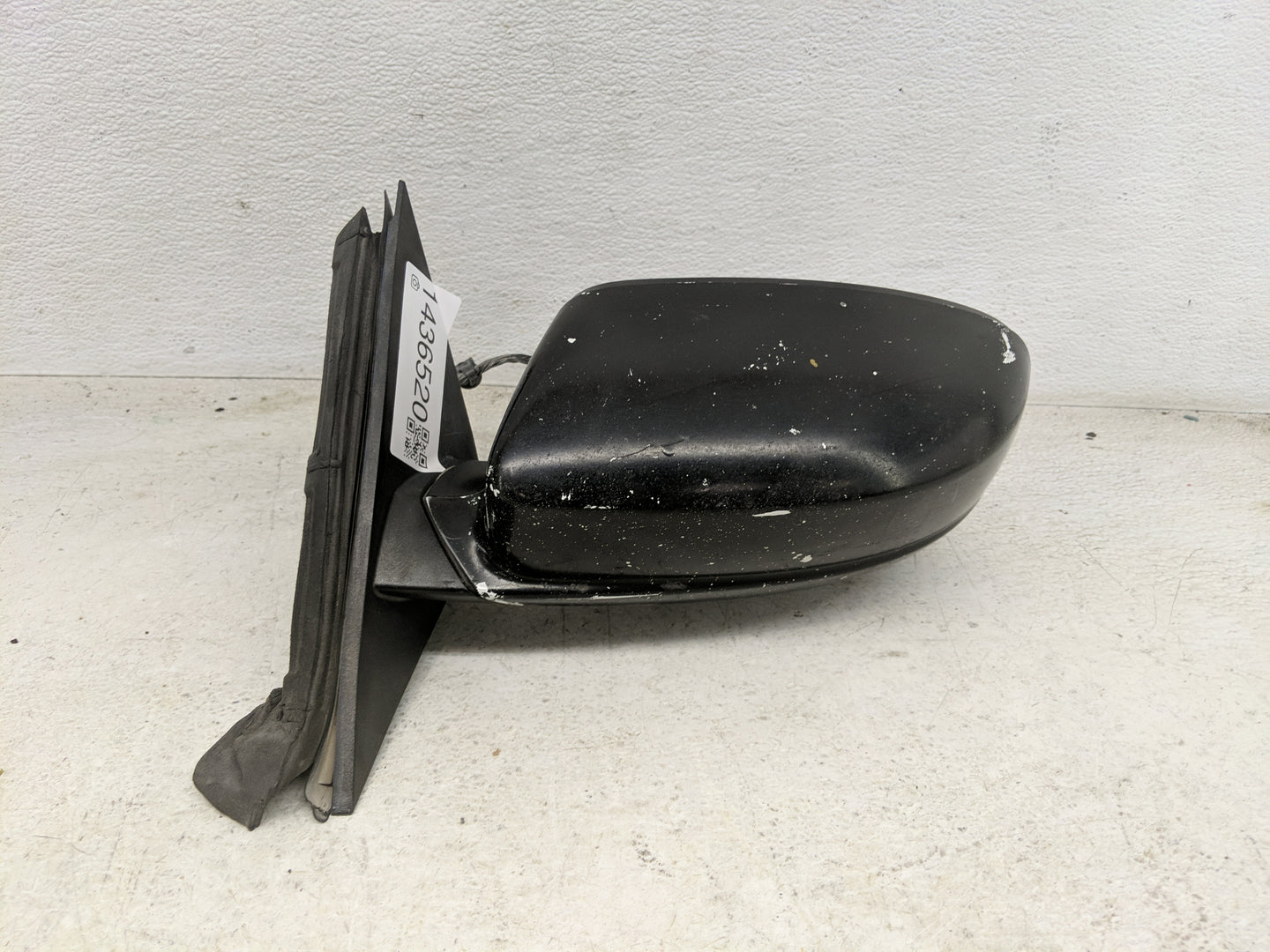 2011-2014 Chrysler 300 Driver Side View Mirror - Left Door Mirror OEM Used - Oemusedautoparts1.com