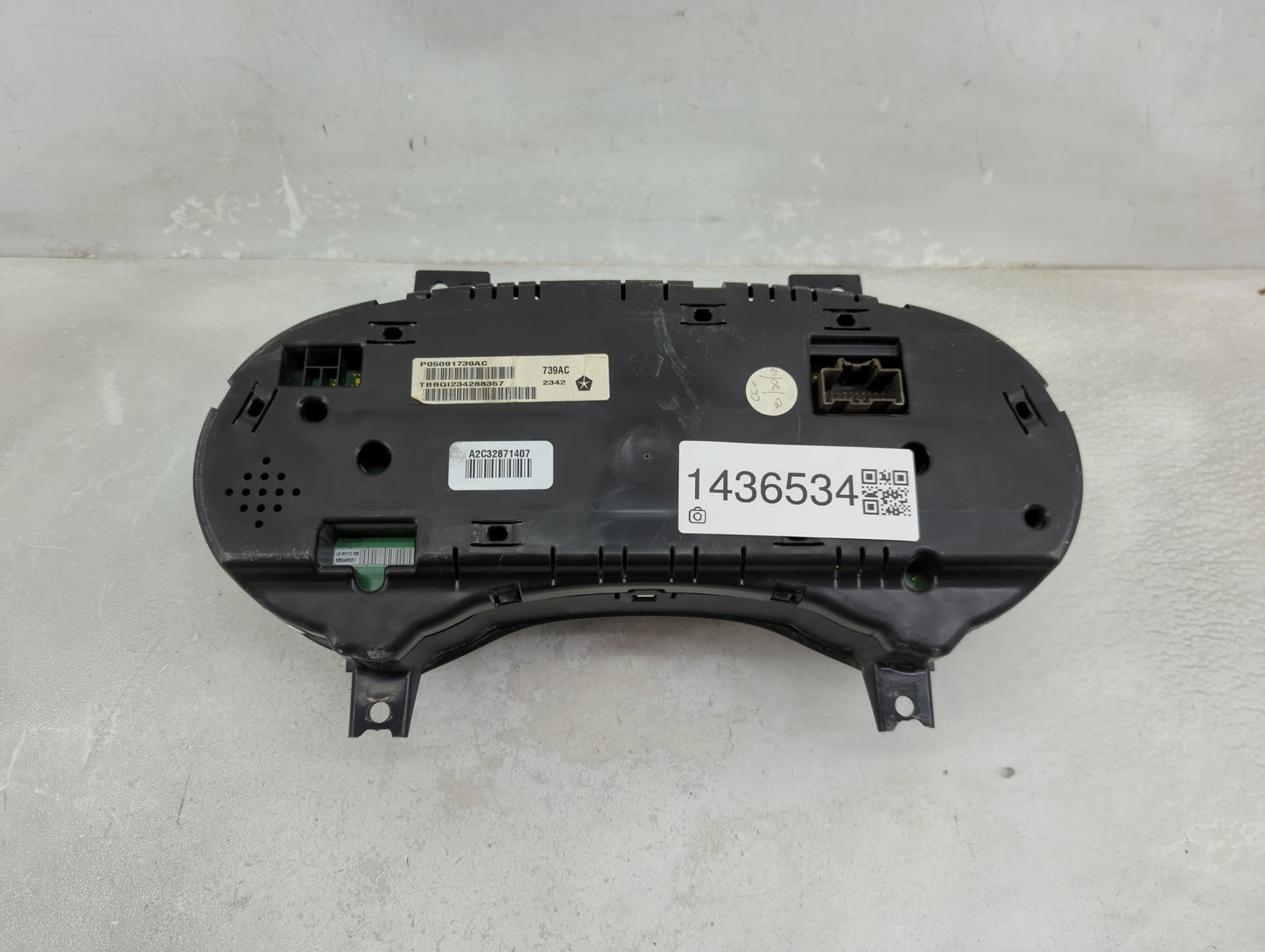 2013 Chrysler 300 Instrument Cluster Speedometer Gauges P/N:P05091739AC Fits OEM Used Auto Parts - Oemusedautoparts1.com