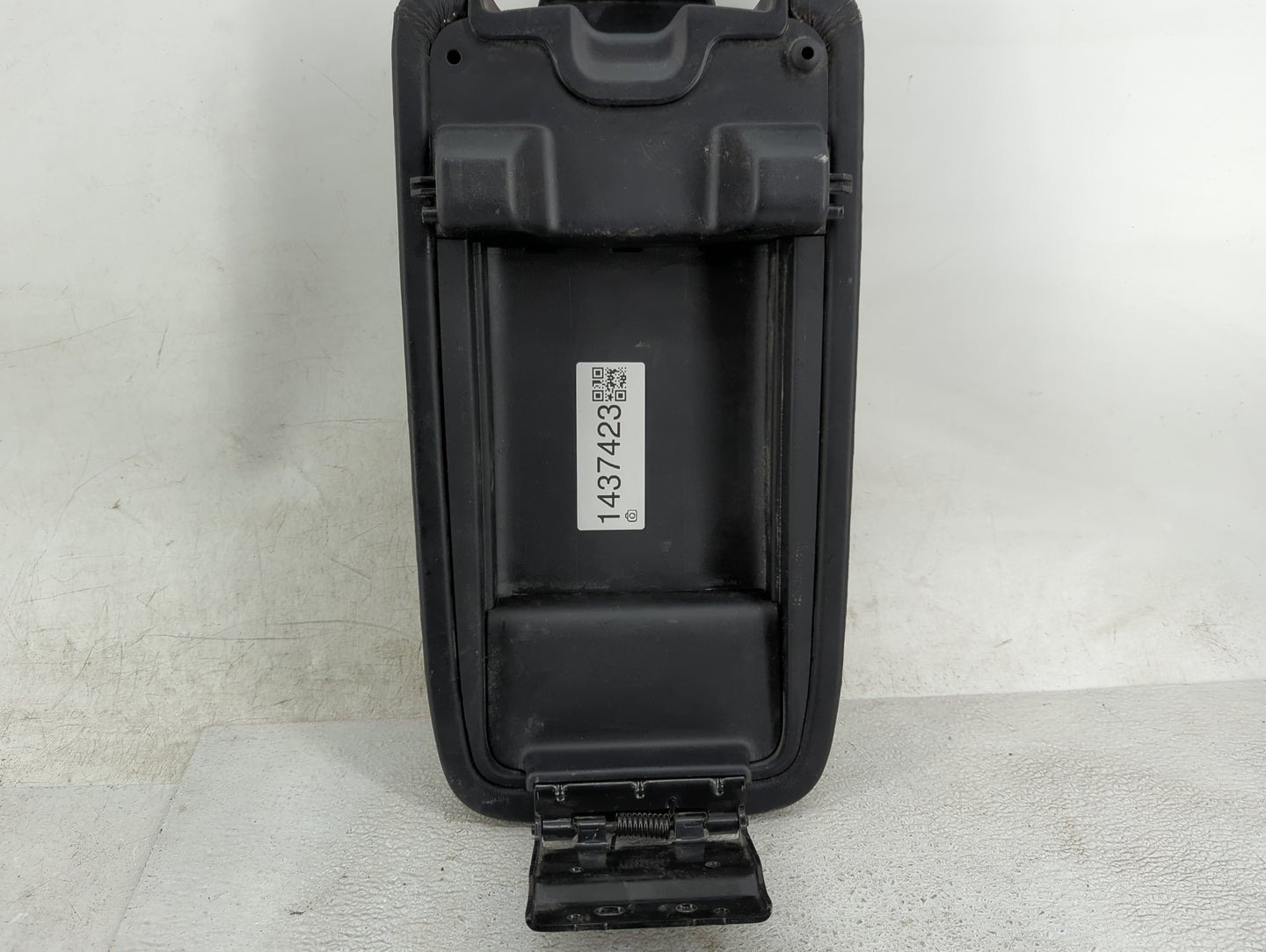 2013 Chrysler 300 Center Console Armrest Cover Lid Fits OEM Used Auto Parts - Oemusedautoparts1.com