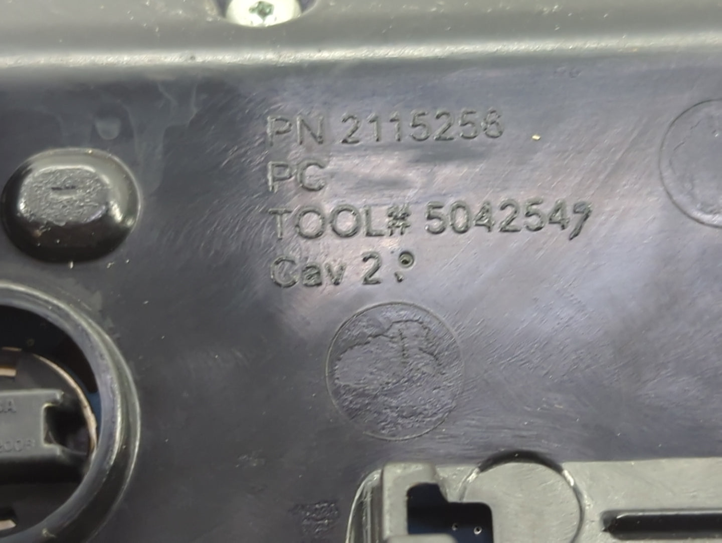 2013 Chrysler 300 Overhead Roof Console - Oemusedautoparts1.com