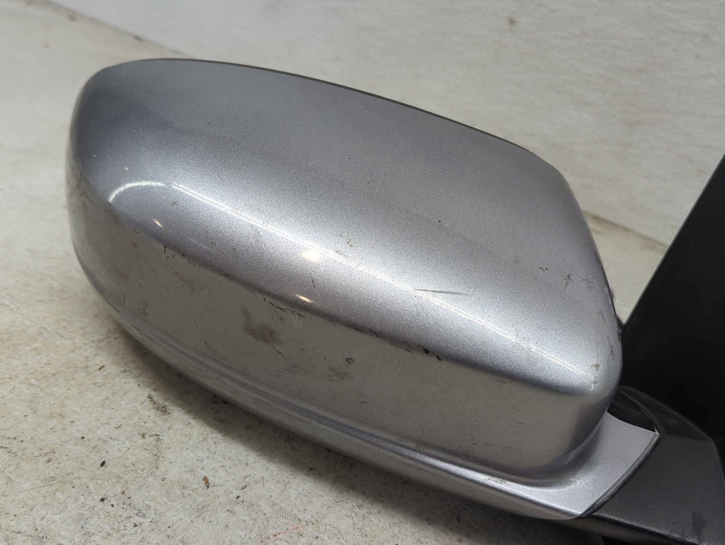 2011-2014 Chrysler 300 Passenger Side View Mirror - Right Door Mirror OEM Used - Oemusedautoparts1.com
