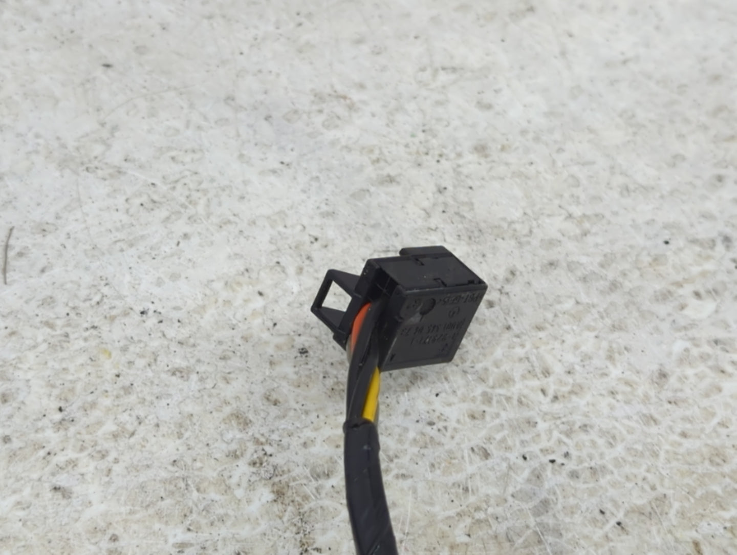 2011-2014 Chrysler 300 Passenger Side View Mirror - Right Door Mirror OEM Used - Oemusedautoparts1.com