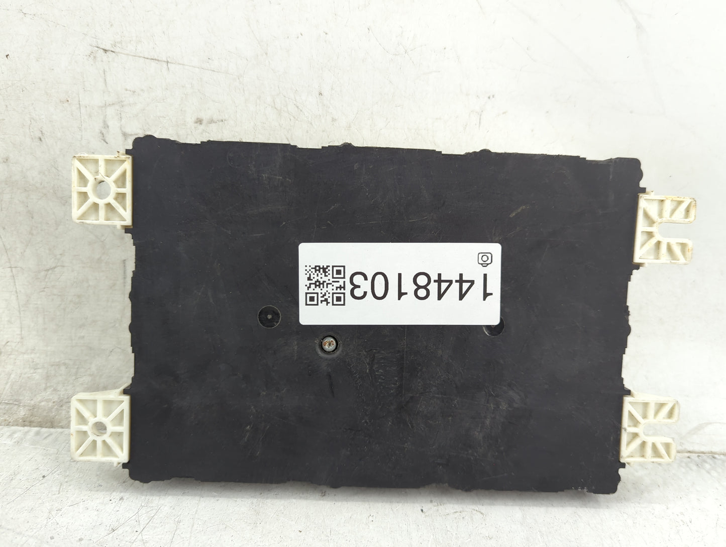 2013-2013 Chrysler 300 Body Control Module Bcm Inner Cabin Fuse Box - Oemusedautoparts1.com