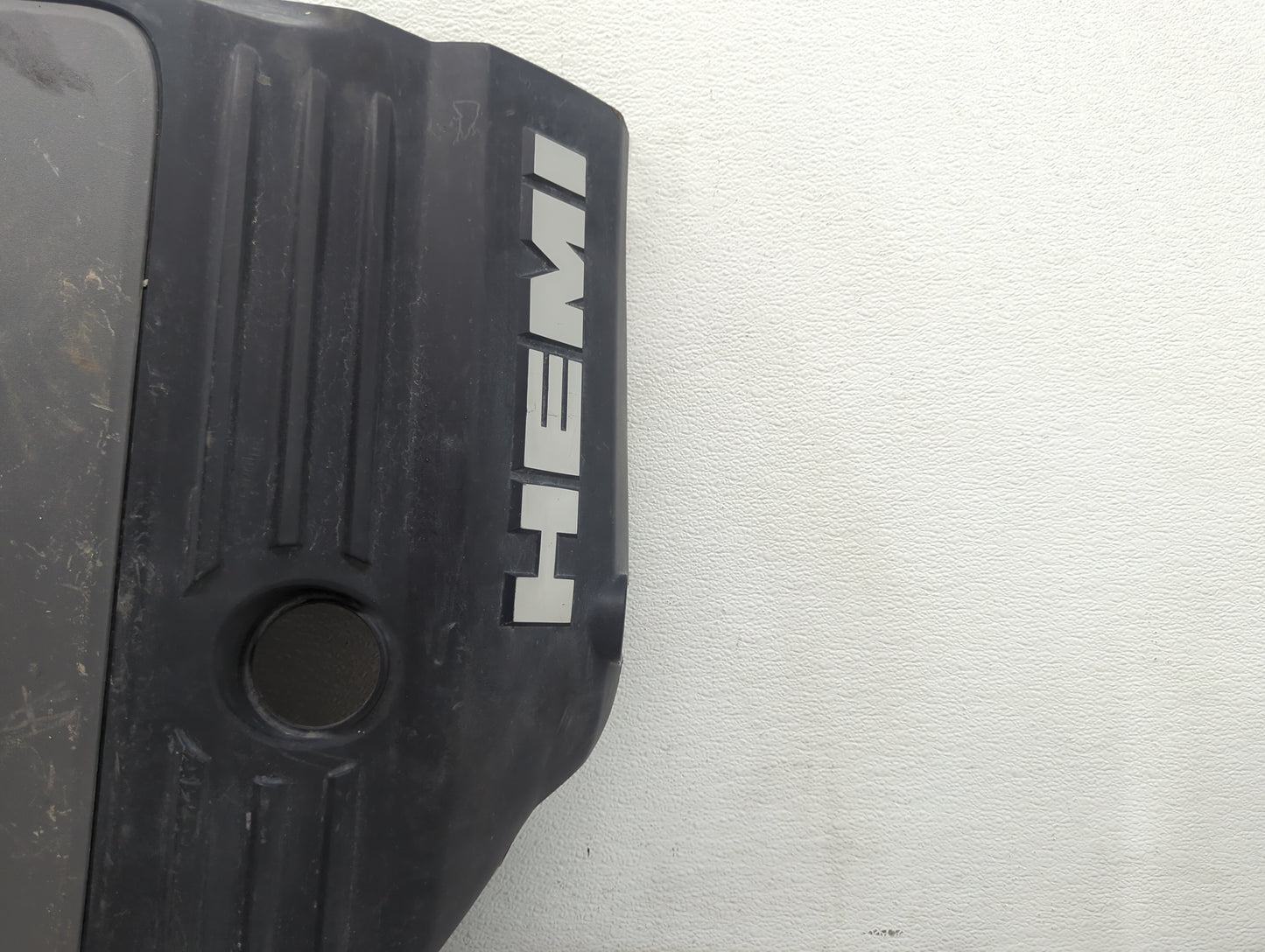 2013 Chrysler 300 Engine Cover Black - Oemusedautoparts1.com