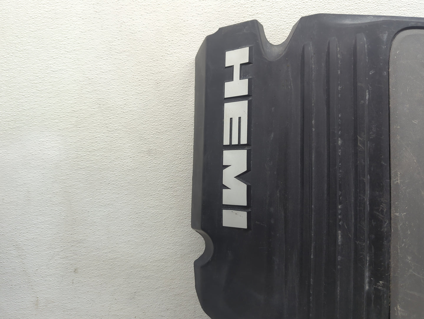 2013 Chrysler 300 Engine Cover Black - Oemusedautoparts1.com
