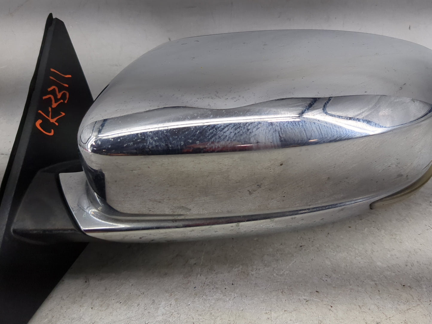 2011-2014 Chrysler 300 Driver Side View Mirror - Left Door Mirror OEM Used - Oemusedautoparts1.com