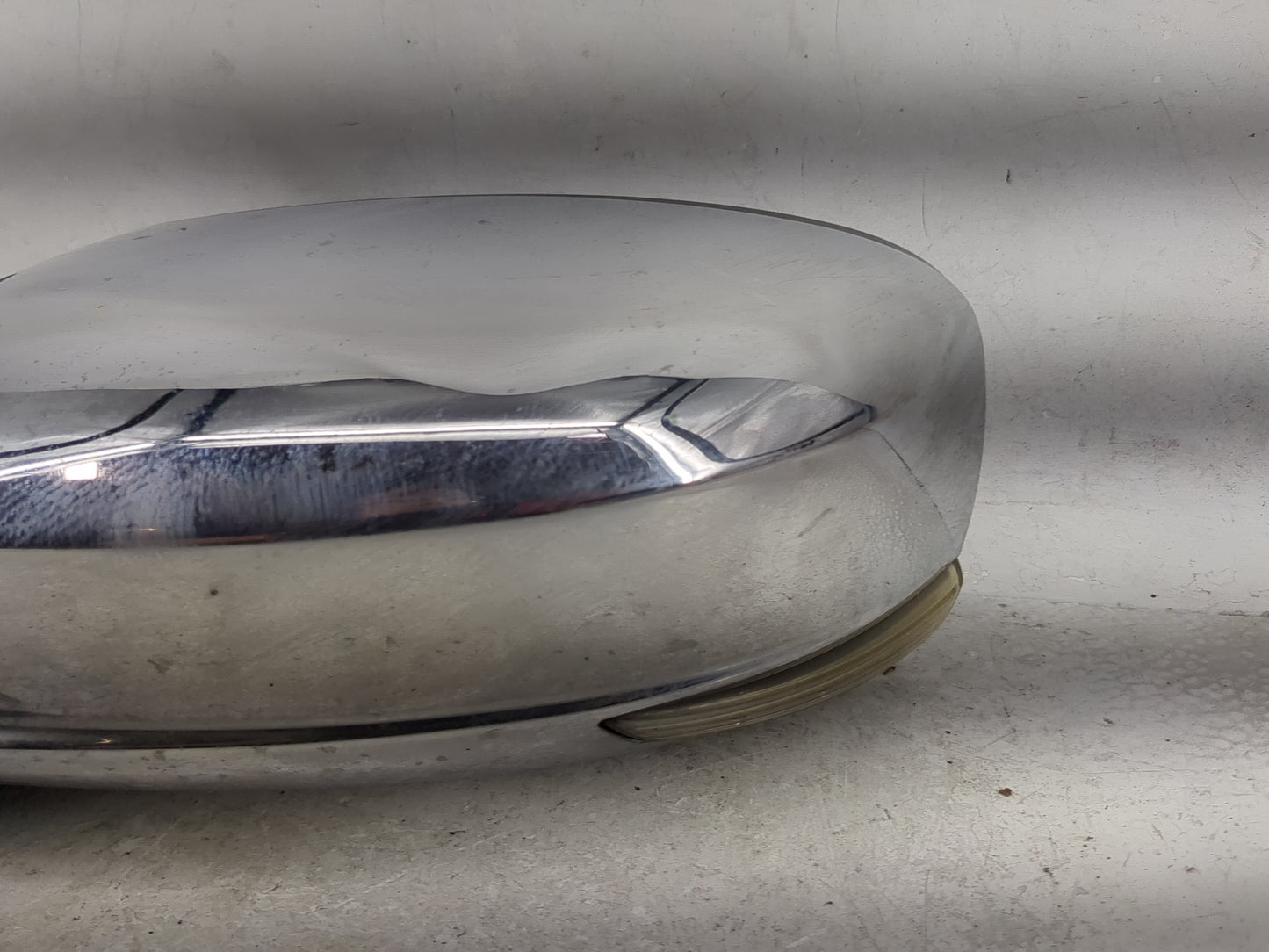 2011-2014 Chrysler 300 Driver Side View Mirror - Left Door Mirror OEM Used - Oemusedautoparts1.com