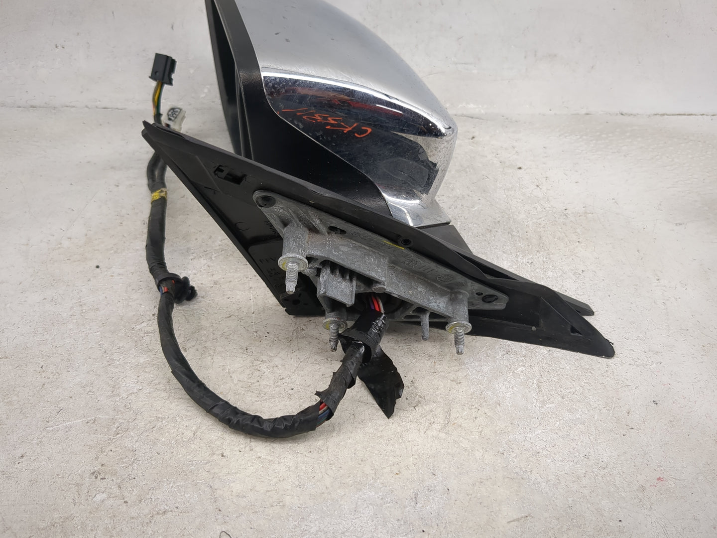 2011-2014 Chrysler 300 Driver Side View Mirror - Left Door Mirror OEM Used - Oemusedautoparts1.com