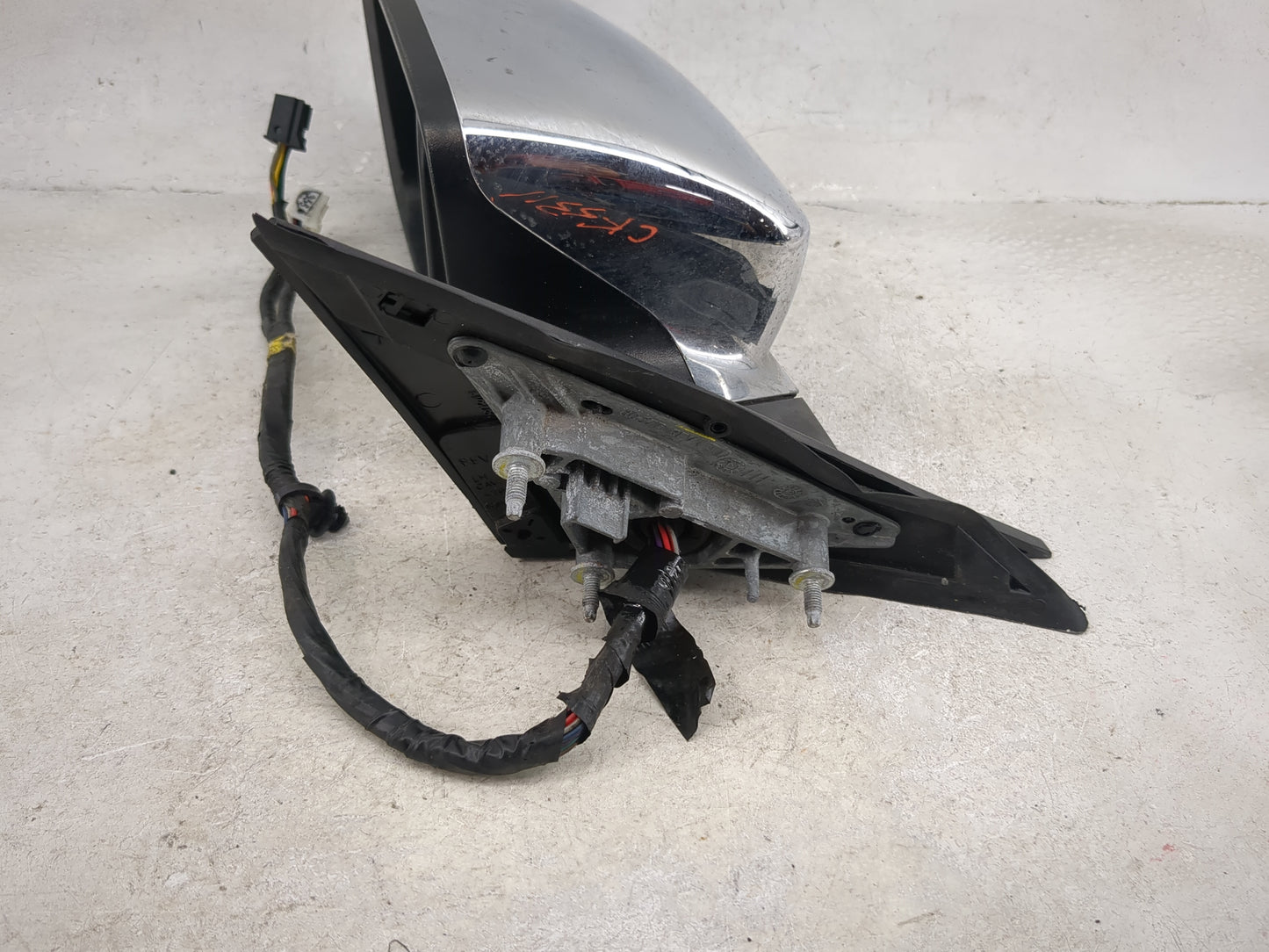 2011-2014 Chrysler 300 Driver Side View Mirror - Left Door Mirror OEM Used - Oemusedautoparts1.com