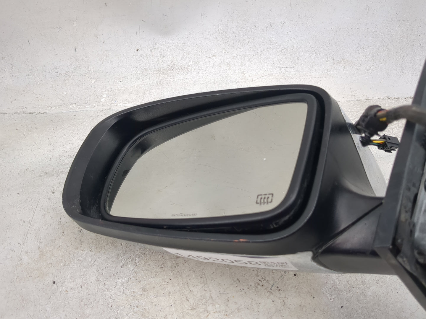 2011-2014 Chrysler 300 Driver Side View Mirror - Left Door Mirror OEM Used - Oemusedautoparts1.com