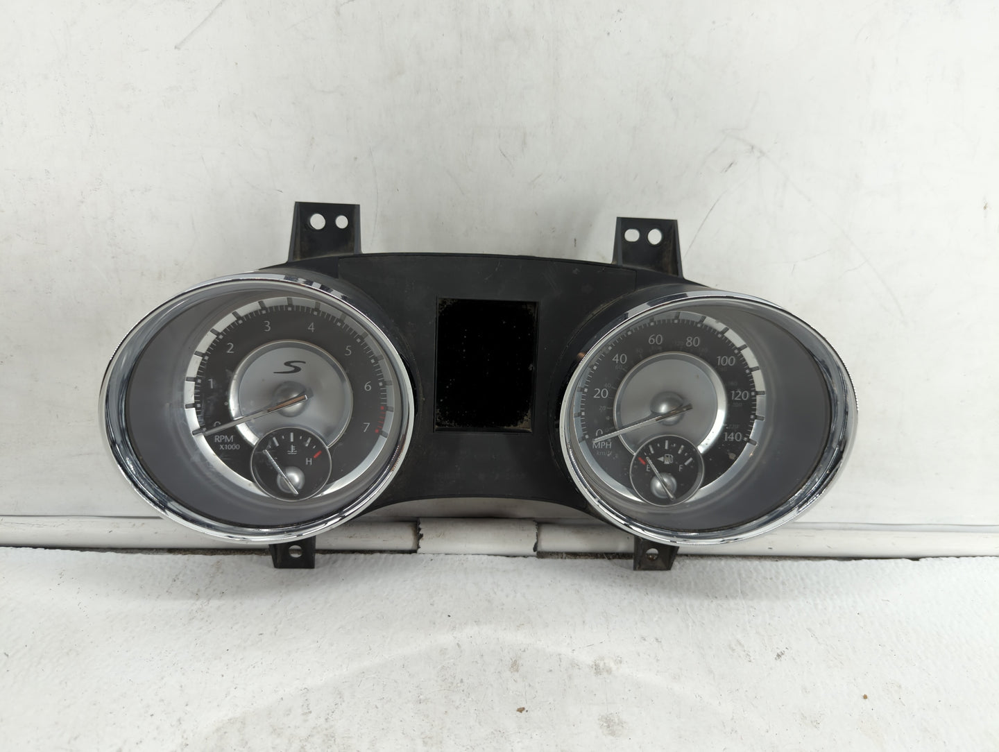 2013 Chrysler 300 Instrument Cluster Speedometer Gauges P/N:P05091745AC P05091739AD, P05091739AC, P05091740AD Fits OEM Used 