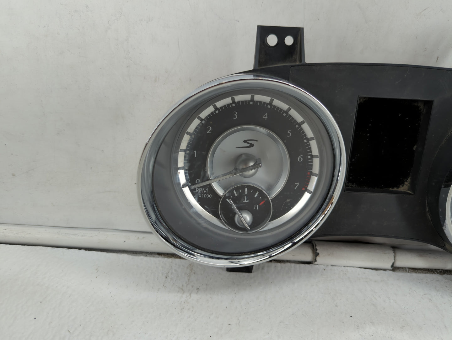 2013 Chrysler 300 Instrument Cluster Speedometer Gauges P/N:P05091745AC P05091739AD, P05091739AC, P05091740AD Fits OEM Used 