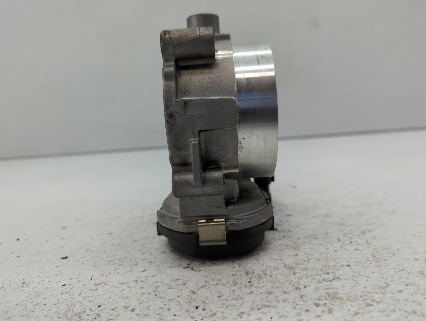2011-2022 Chrysler 300 Throttle Body P/N:05184349AC Fits Fits 2011 2012 2013 2014 2015 2016 2017 2018 2019 2020 2021 2022 OE