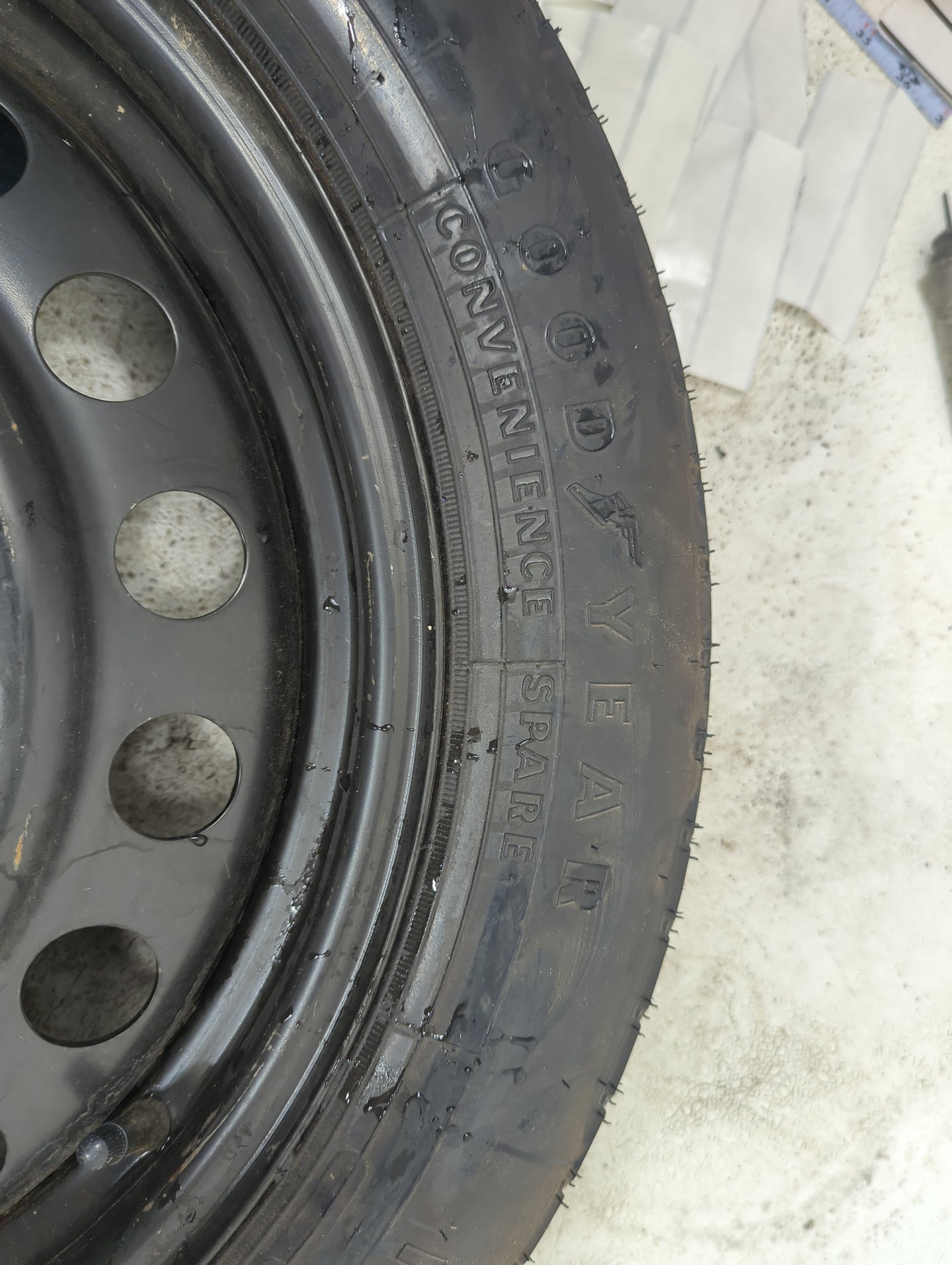 2013 Chrysler 300 Spare Donut Tire Wheel Rim Oem - Oemusedautoparts1.com