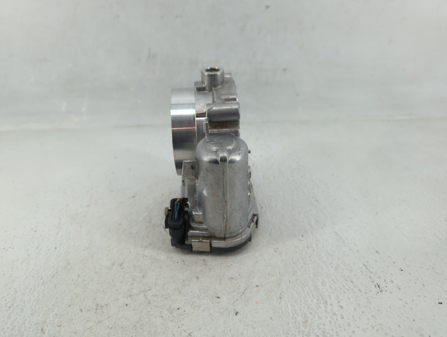 2011-2022 Chrysler 300 Throttle Body P/N:05184349AC 0 280 750 570 Fits OEM Used Auto Parts - Oemusedautoparts1.com