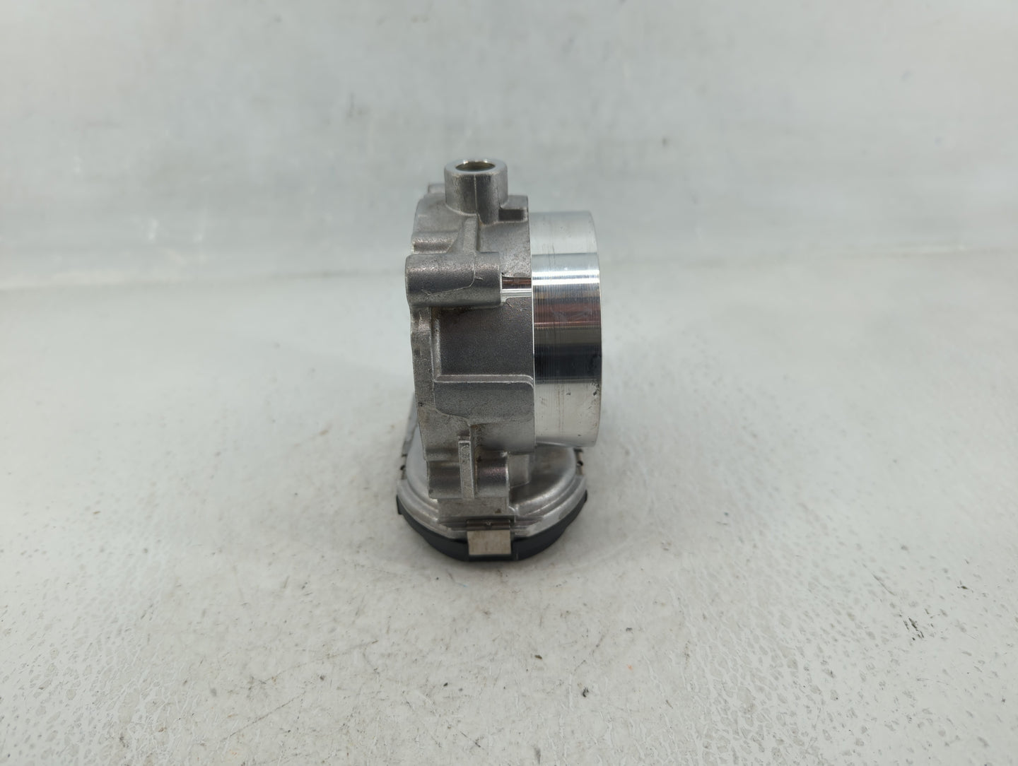 2011-2022 Chrysler 300 Throttle Body P/N:05184349AC 0 280 750 570 Fits OEM Used Auto Parts - Oemusedautoparts1.com