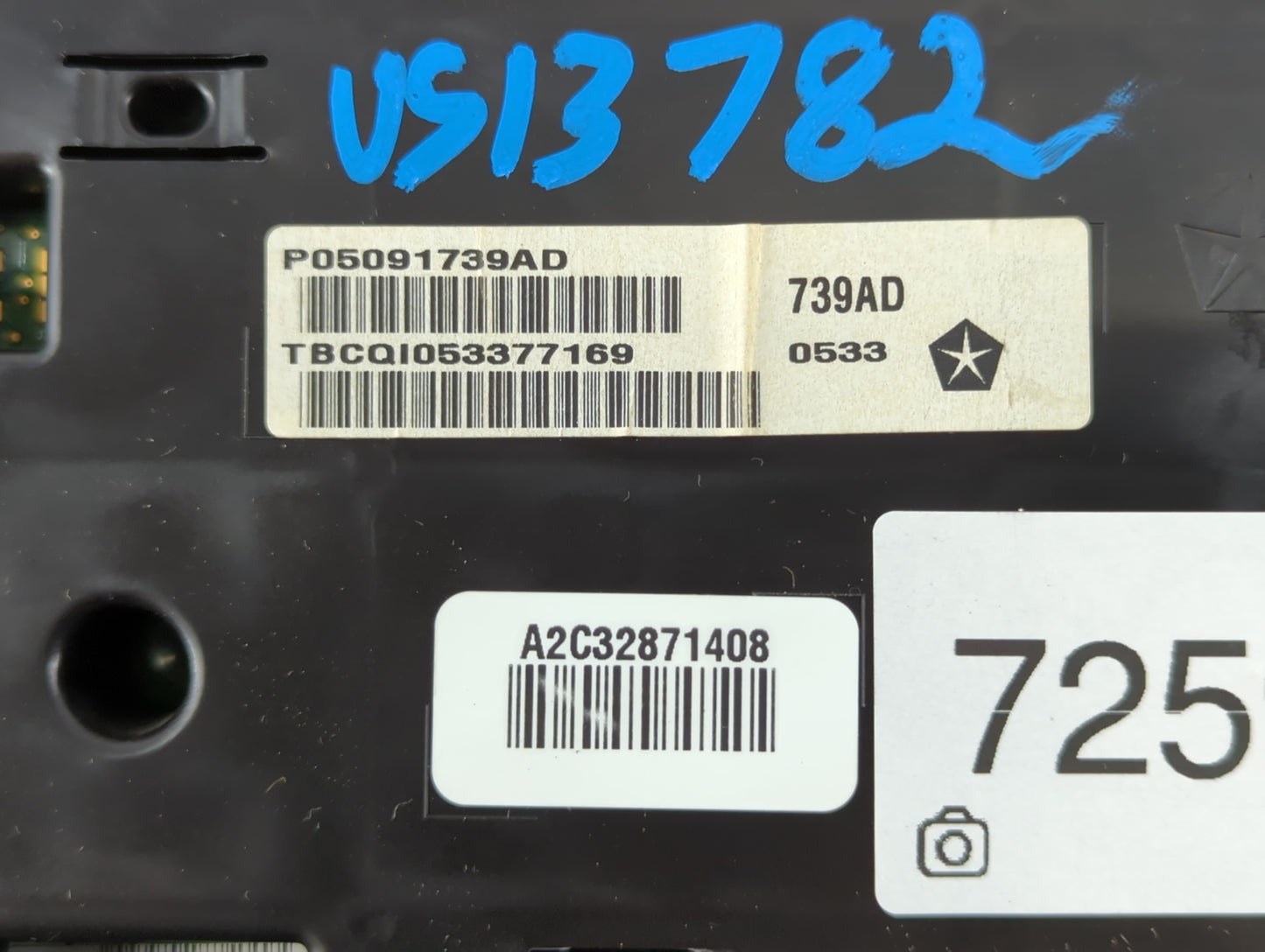 2013 Chrysler 300 Instrument Cluster Speedometer Gauges P/N:P05091739AD Fits OEM Used Auto Parts - Oemusedautoparts1.com