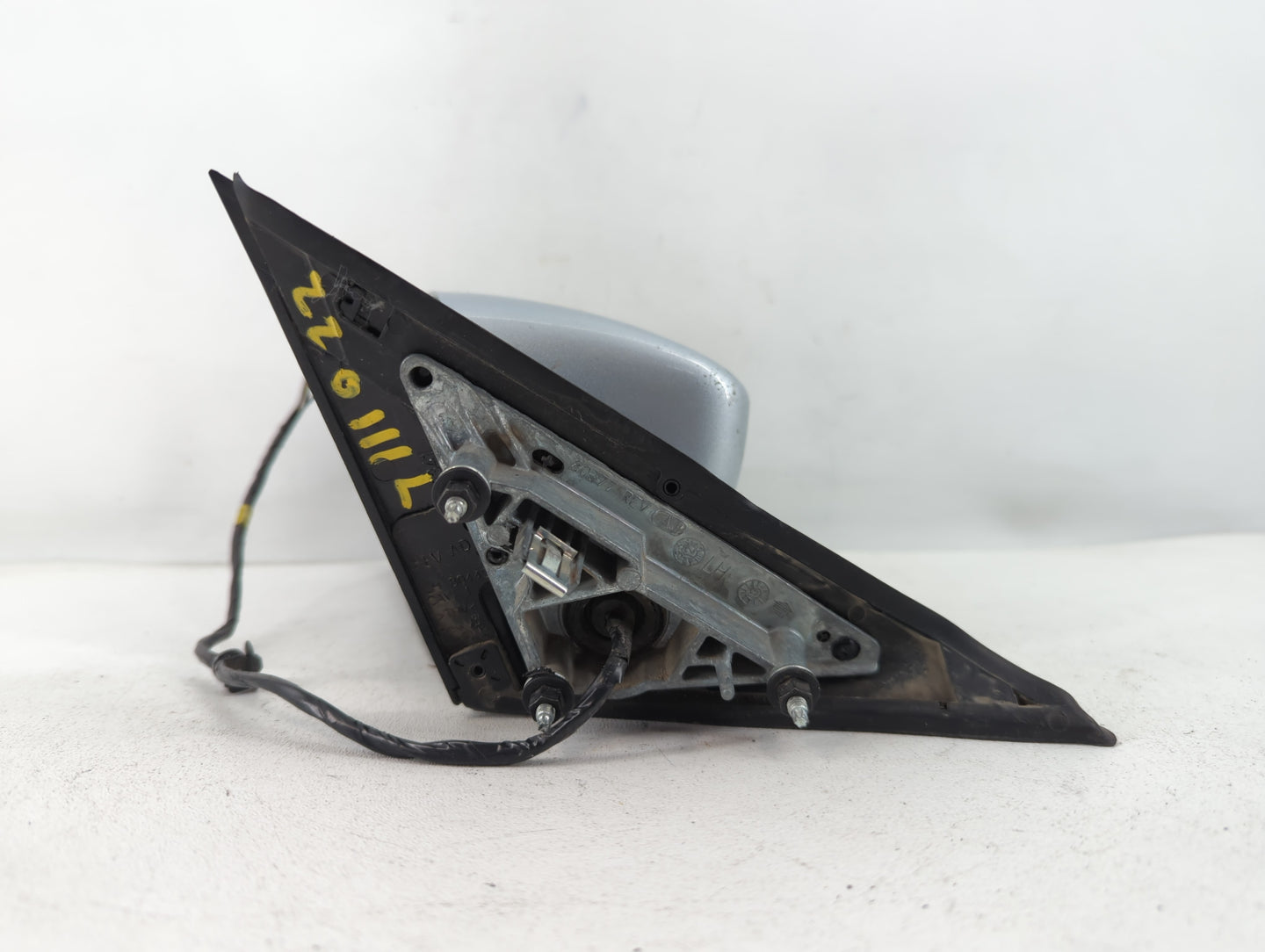 2012-2014 Chrysler 300 Driver Side View Mirror - Left Door Mirror OEM Used - Oemusedautoparts1.com