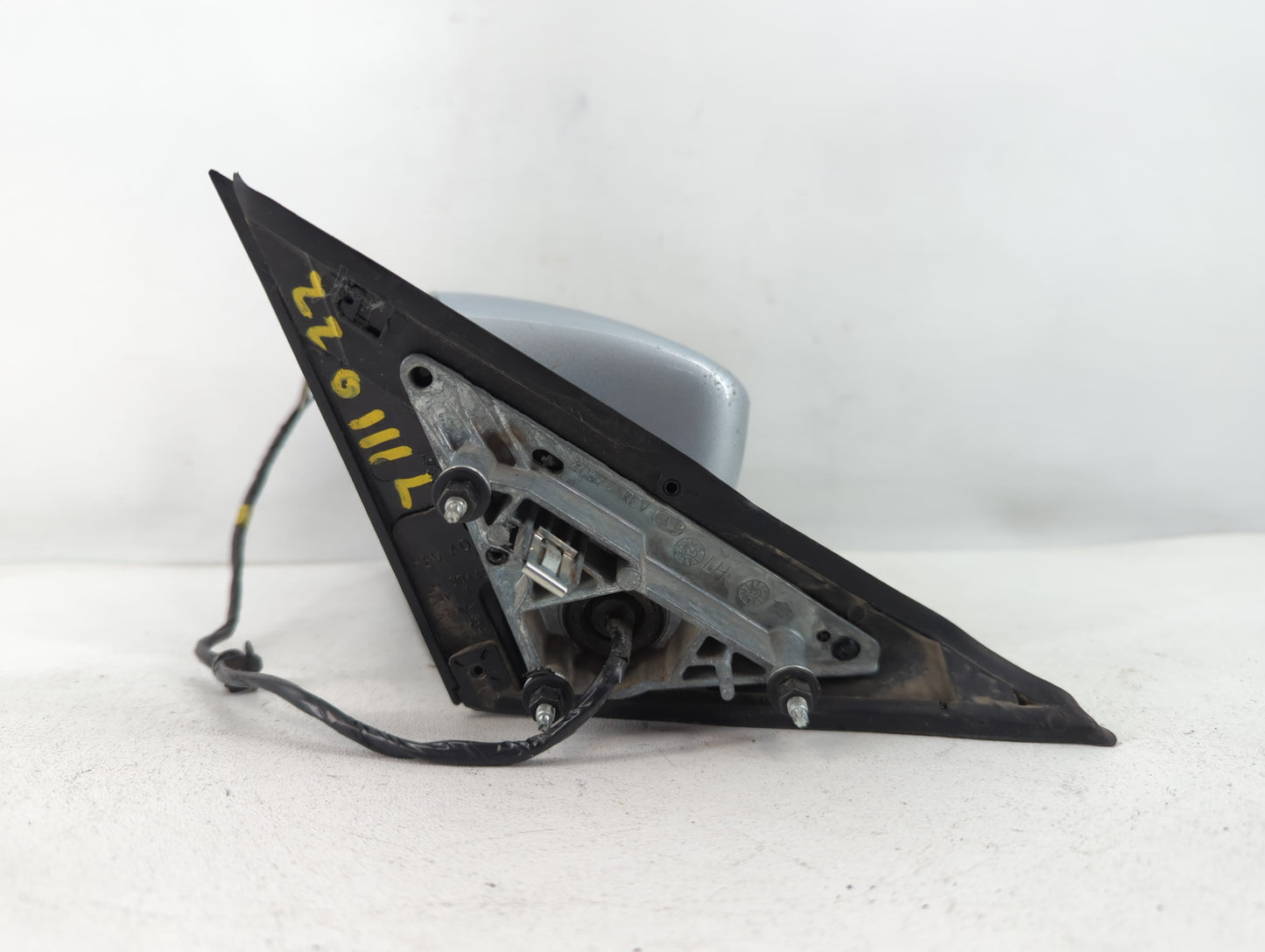 2012-2014 Chrysler 300 Driver Side View Mirror - Left Door Mirror OEM Used - Oemusedautoparts1.com