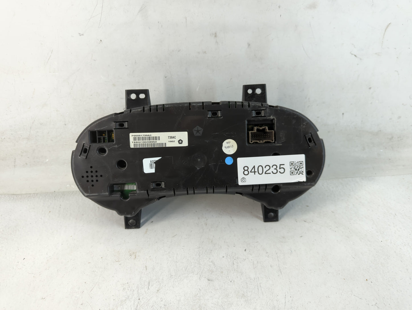 2013 Chrysler 300 Instrument Cluster Speedometer Gauges P/N:P05091739AC Fits OEM Used Auto Parts - Oemusedautoparts1.com