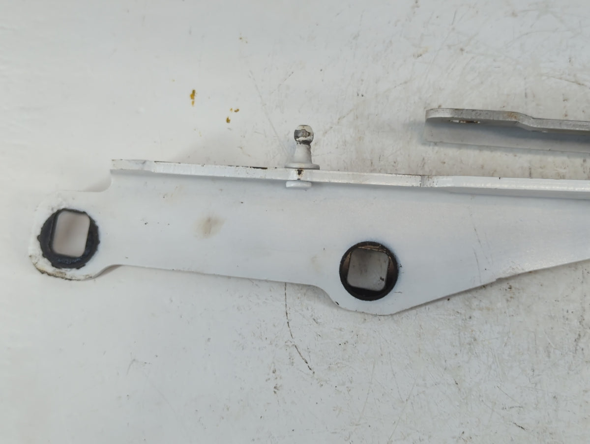 2013 Chrysler 300 Driver Left Hood Hinge - Oemusedautoparts1.com