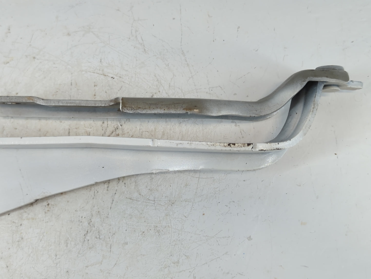 2013 Chrysler 300 Driver Left Hood Hinge - Oemusedautoparts1.com