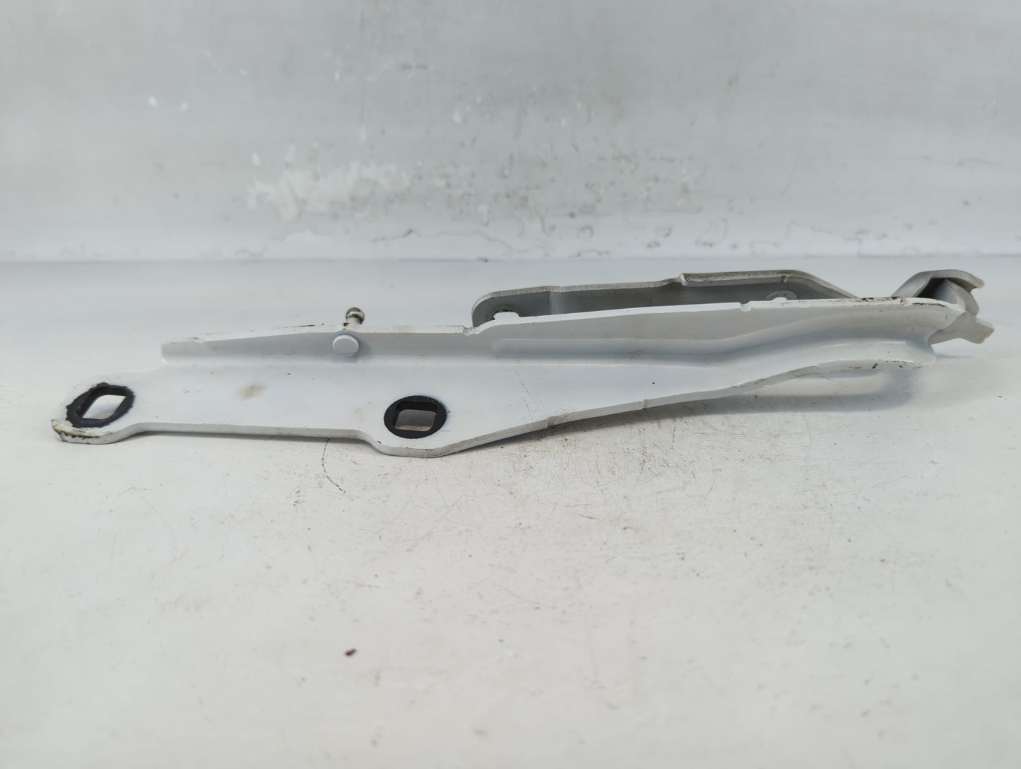 2013 Chrysler 300 Driver Left Hood Hinge - Oemusedautoparts1.com