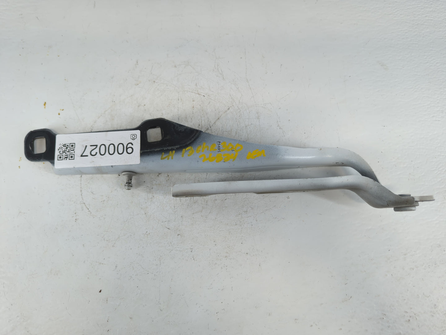 2013 Chrysler 300 Driver Left Hood Hinge - Oemusedautoparts1.com