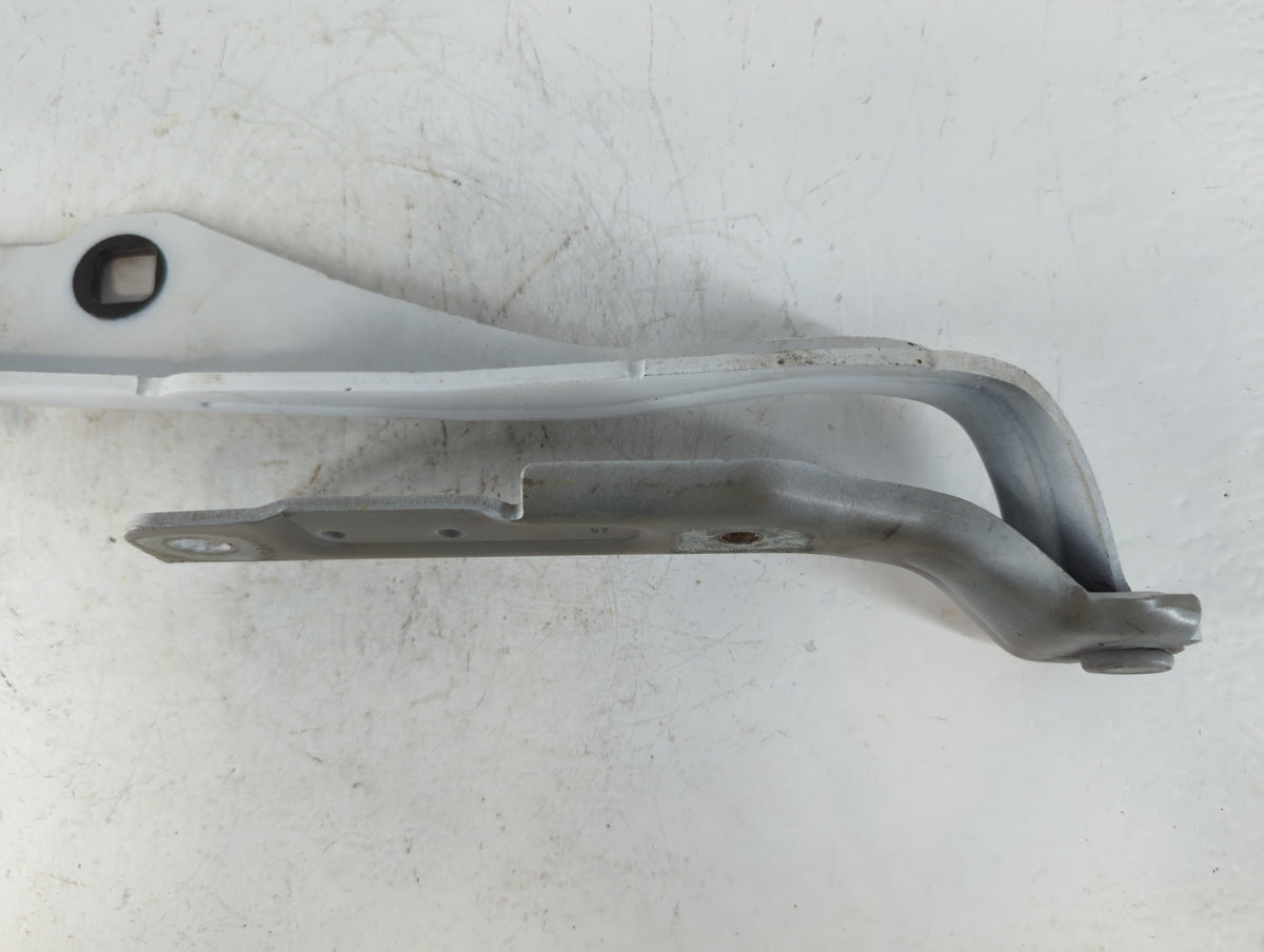 2013 Chrysler 300 Passenger Right Hood Hinge - Oemusedautoparts1.com