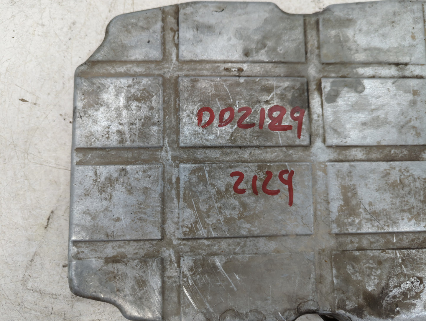 2013 Chrysler 300c Engine Oil Pan Fits Fits 2011 2012 2014 2015 2016 2017 2018 2019 2020 2021 2022 OEM Used Auto Parts - Oem