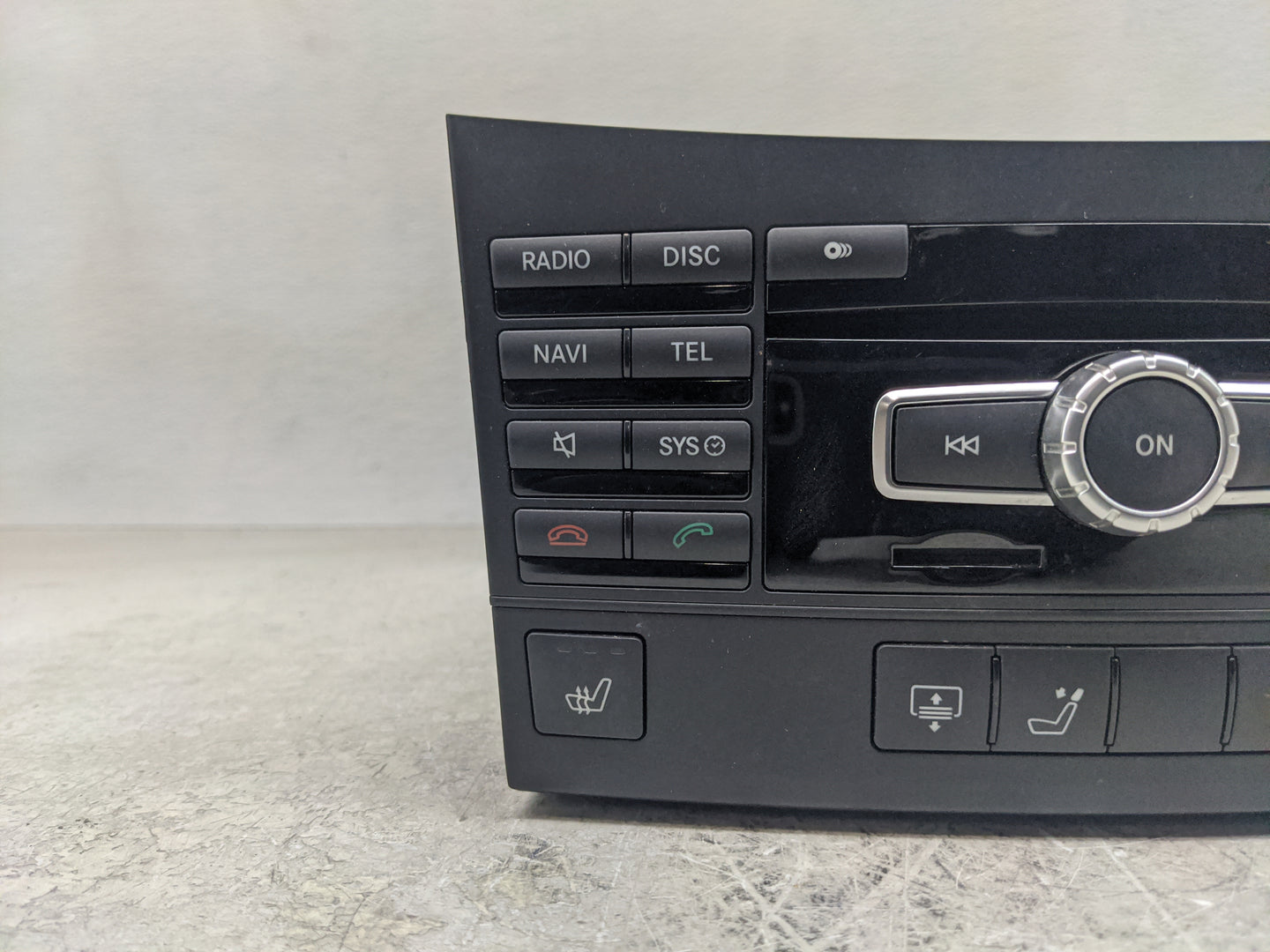 2013 Chrysler E Class Radio AM FM Cd Player Receiver Replacement P/N:A 212 900 19 19 Fits OEM Used Auto Parts - Oemusedautop