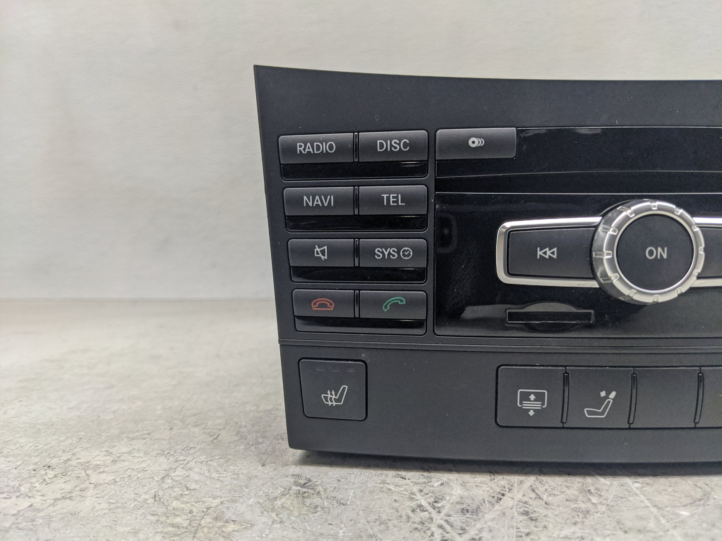 2013 Chrysler E Class Radio AM FM Cd Player Receiver Replacement P/N:A 212 900 19 19 Fits OEM Used Auto Parts - Oemusedautop
