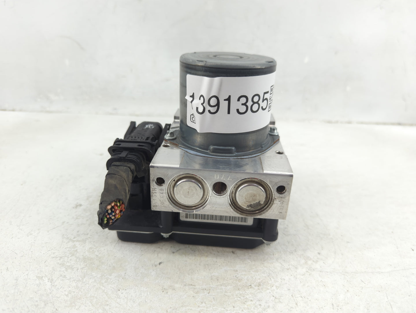 2013 Chrysler E Class ABS Pump Control Module Replacement P/N:A2124315512 Fits OEM Used Auto Parts - Oemusedautoparts1.com