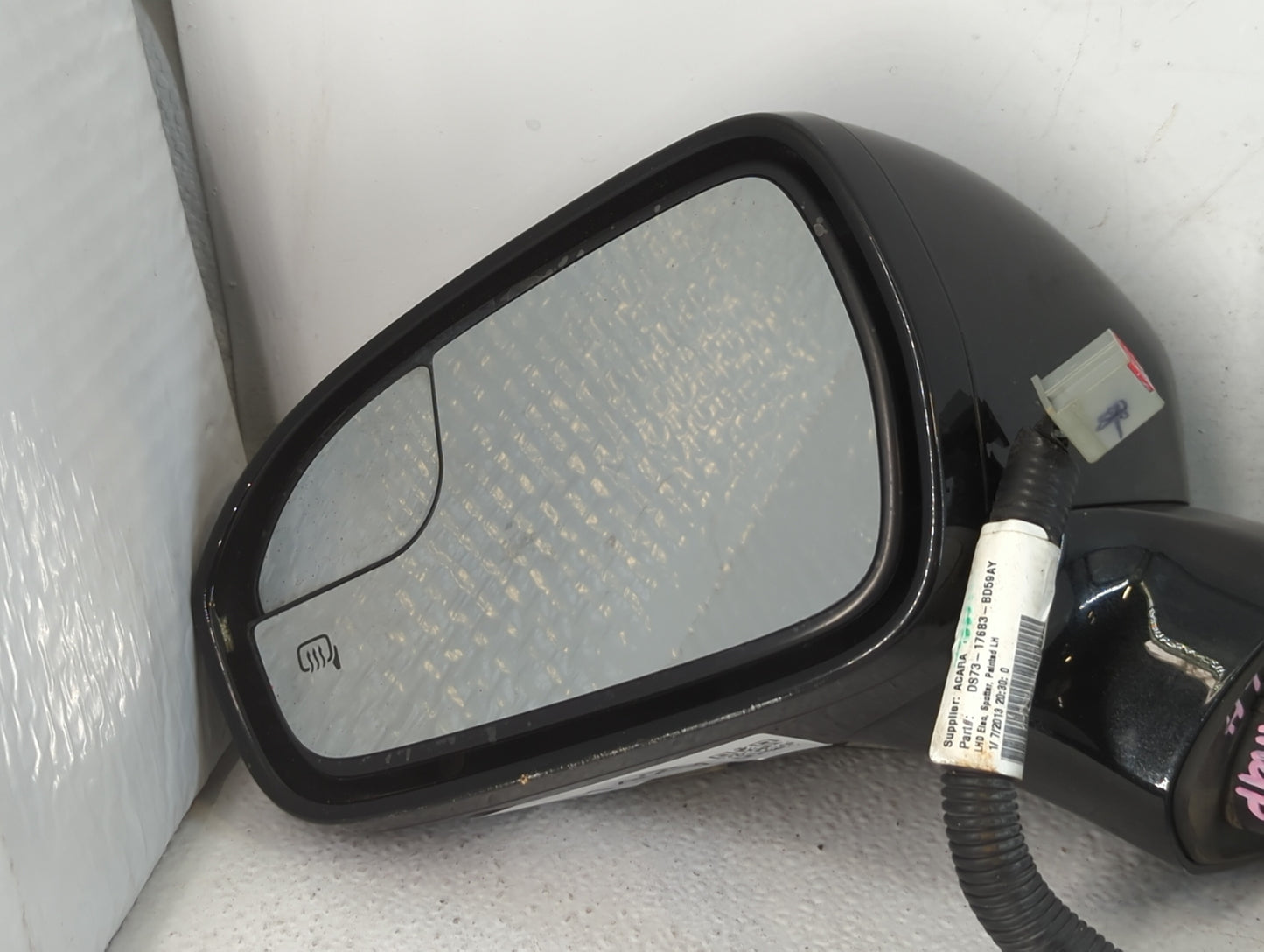 2013 Chrysler Magnum Passenger Side View Mirror - Right Door Mirror OEM Used - Oemusedautoparts1.com