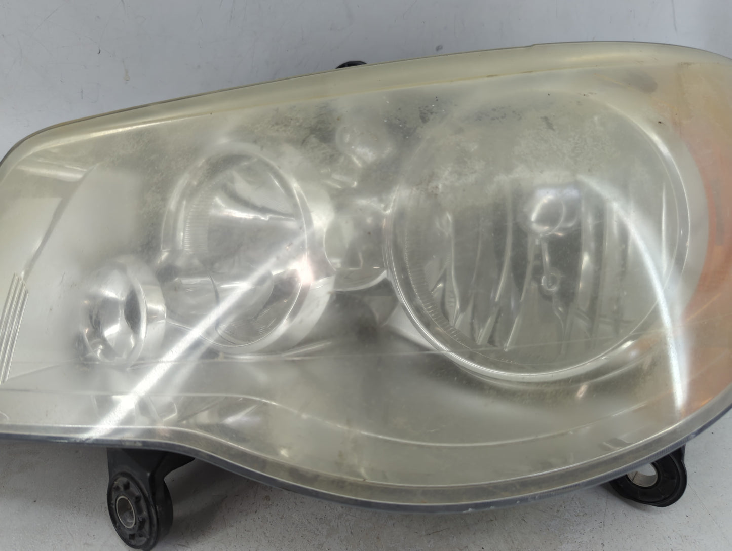Chrysler Town And Country Driver Left Oem Head Light Headlight Lamp - Oemusedautoparts1.com