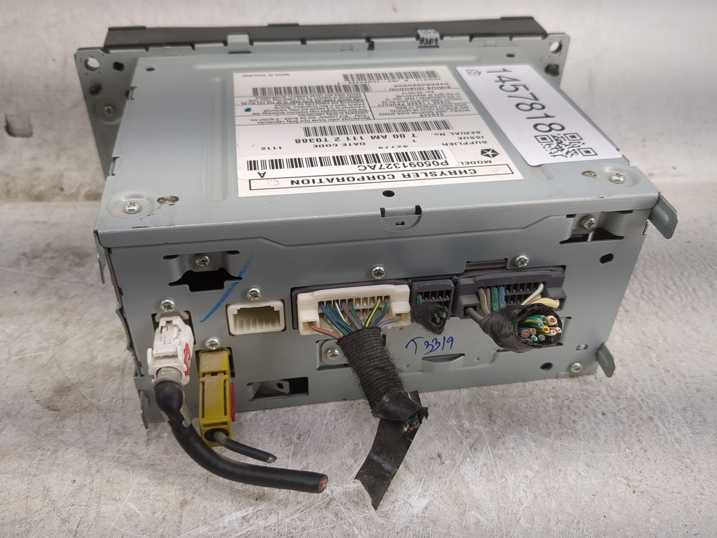 2013 Chrysler Town and Country Radio AM FM Cd Player Receiver Replacement P/N:P05091327AC Fits OEM Used Auto Parts - Oemused